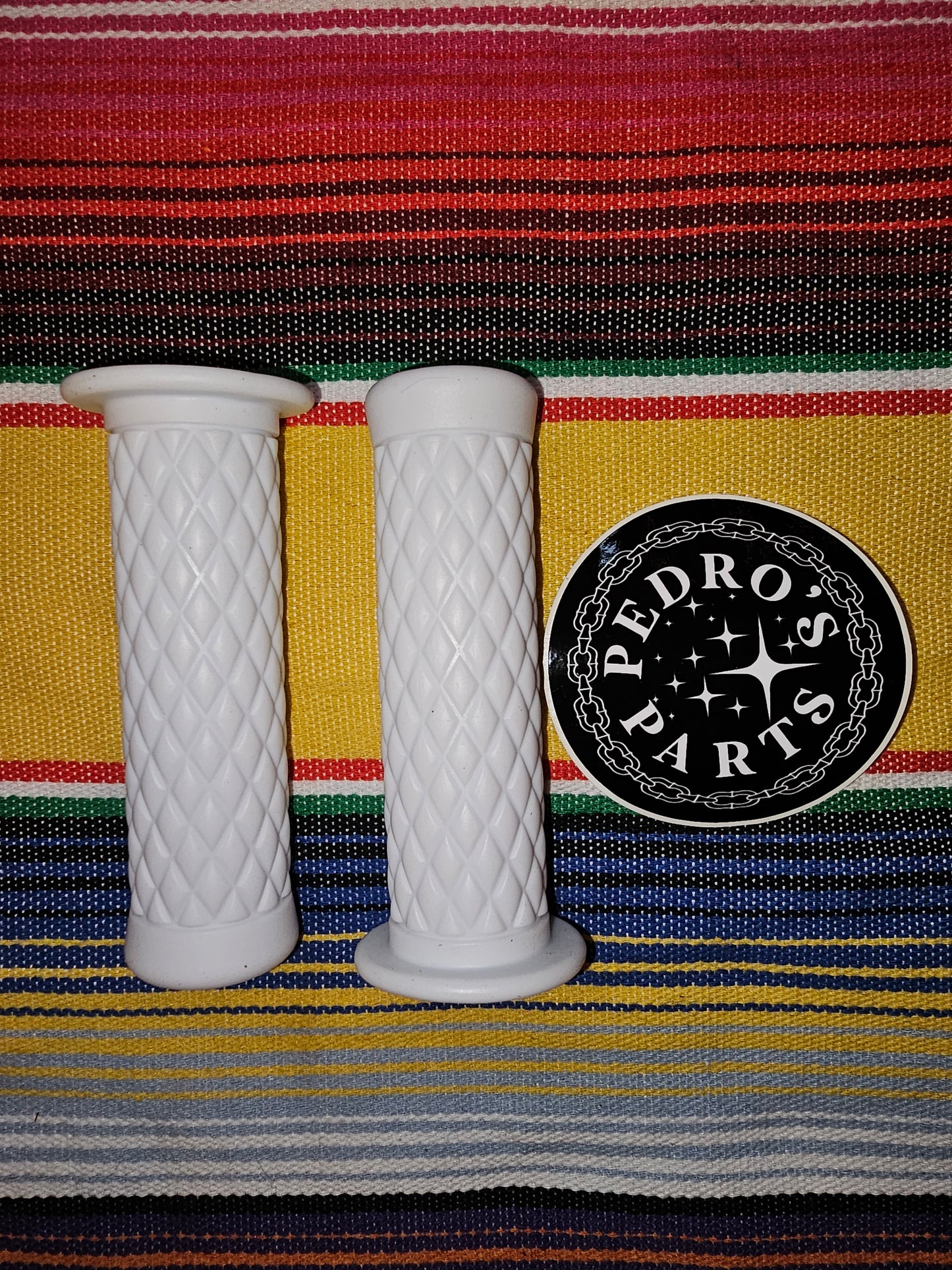 Pedro's Parts 7/8" Diamond Grips. White