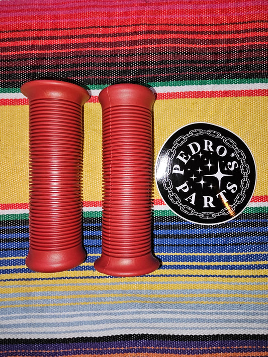 Pedro' Parts 1" Ribbed Motorcycle Grips. Red