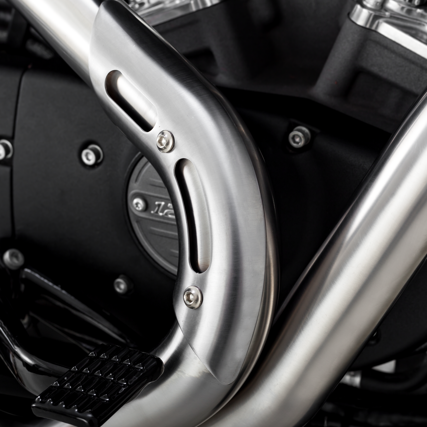 VANCE & HINES, STAINLESS 2-1 UPSWEEP EXHAUST. BRUSHED 04-22 XL